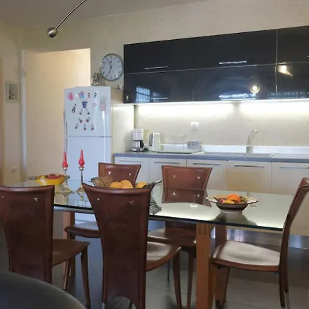 Luxurious With Private Swimming Pool,garden & Sea-view *